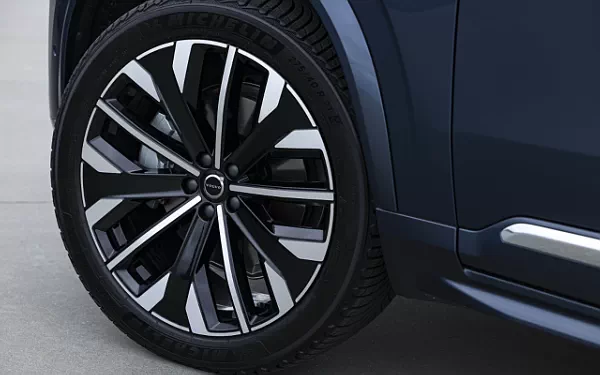 ���� ���������� Volvo XC90 B5 AWD - 2024