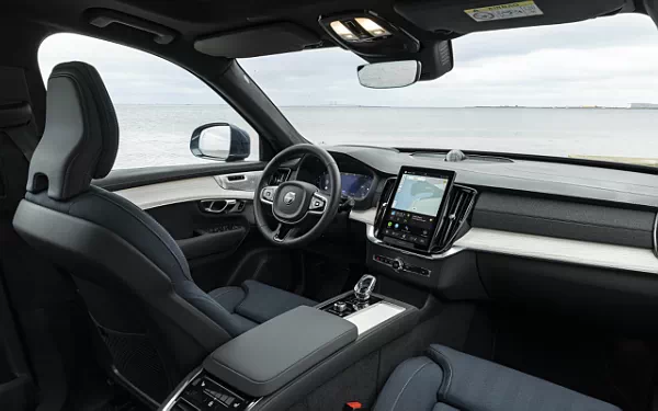 ���� ���������� Volvo XC90 B5 AWD - 2024