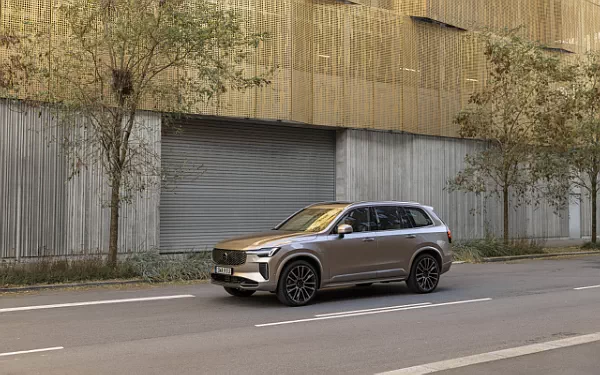 ���� ���������� Volvo XC90 T8 Recharge AWD - 2024