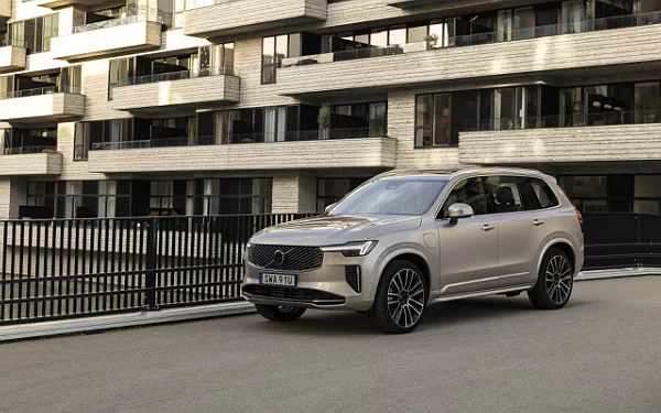 ���� ���������� Volvo XC90 T8 Recharge AWD - 2024