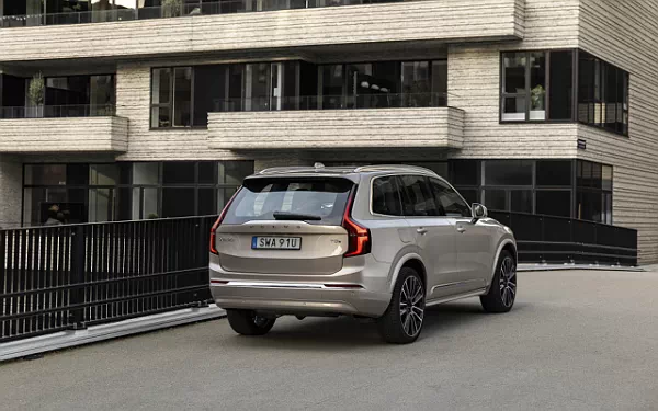���� ���������� Volvo XC90 T8 Recharge AWD - 2024