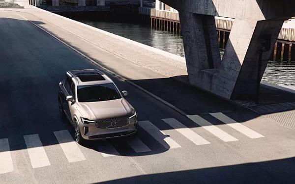 ���� ���������� Volvo XC90 T8 Recharge AWD - 2024